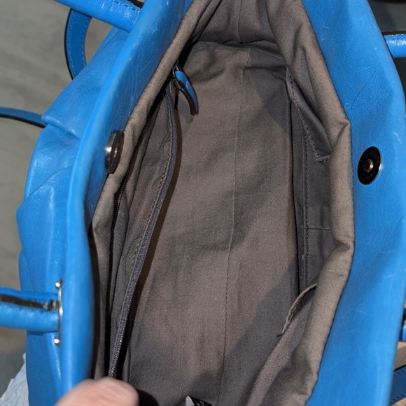 Marc Jacobs  Marc by Marc Satchel Crossbody bag  smooth leather  bright blue EUC - Picture 15 of 17